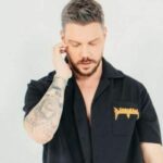 دانلود آهنگ ترکی سینان آکچیل بانا آیتسین